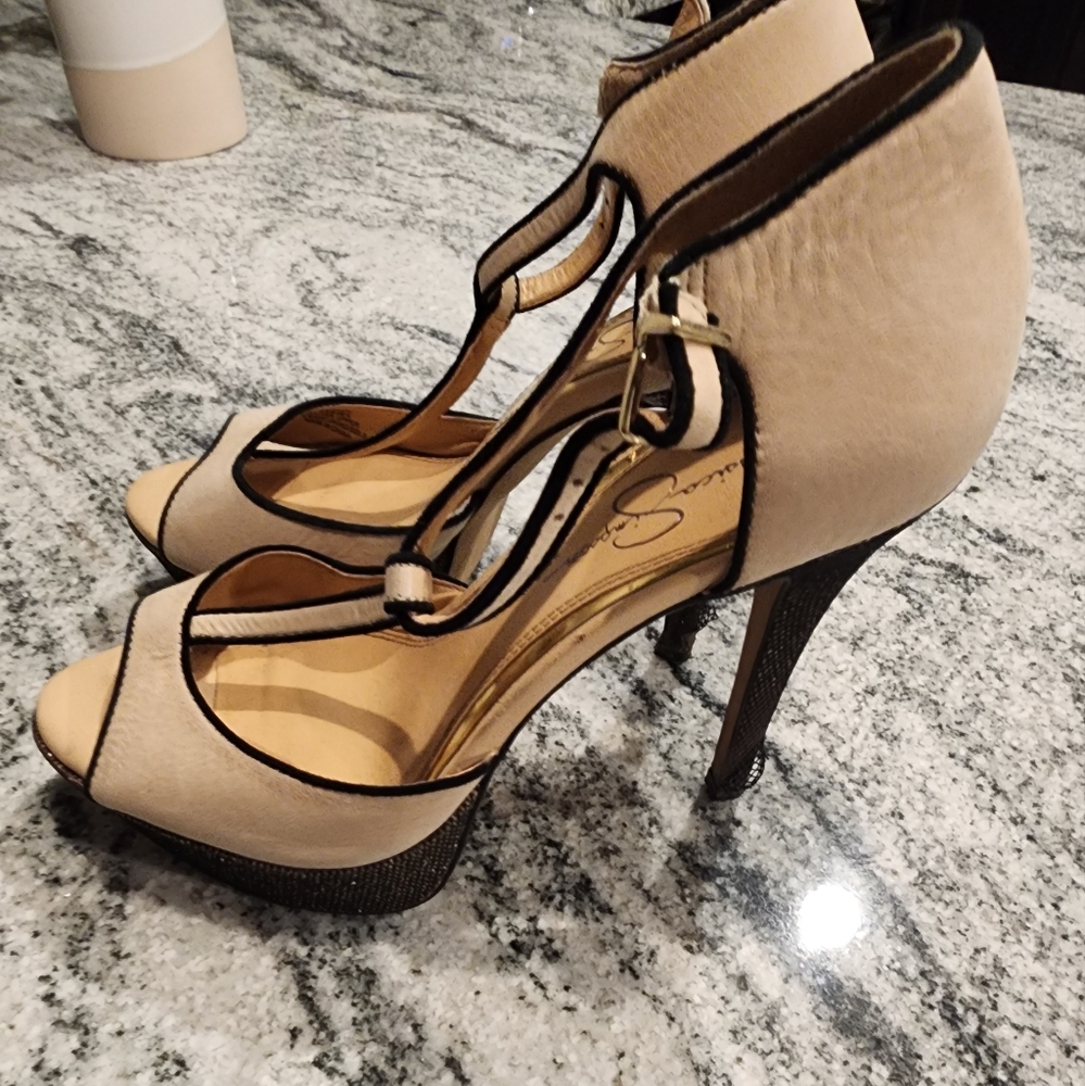 Jessica Simpson heels size 8.5